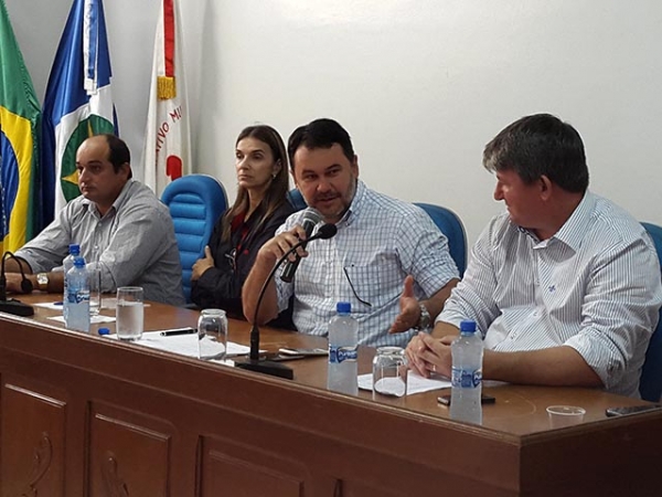 Oscar assegura investimentos em Aripuan� atrav�s de emendas parlamentares
