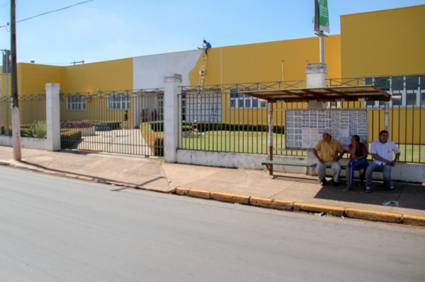 Universidade � vendida e acad�micos amea�am ir � Justi�a