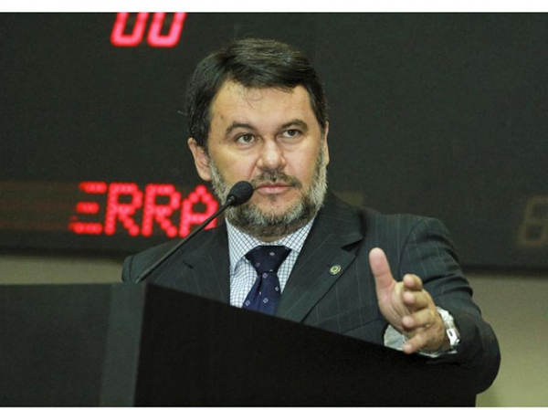 Oscar assegura junto � Seduc conv�nio para educa��o ind�gena em Brasnorte