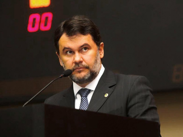 Projeto de Lei institui Pol�tica Estadual de Aten��o Integral ao Rec�m-Nascido Prematuro