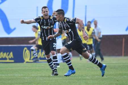 Luciano decide de novo e Corinthians fecha turno como l�der