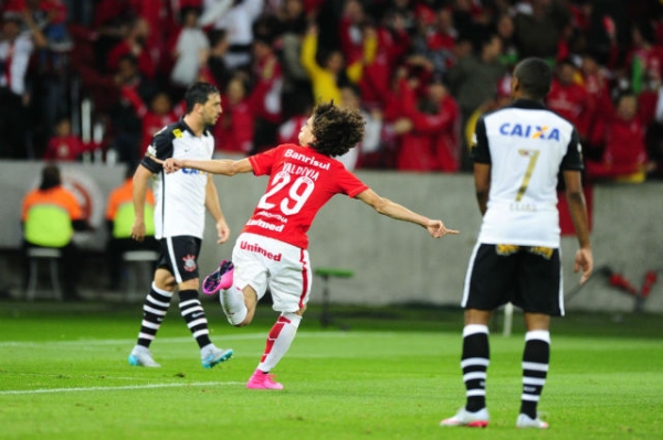 De virada, Inter vence o l�der Corinthians no Beira-Rio