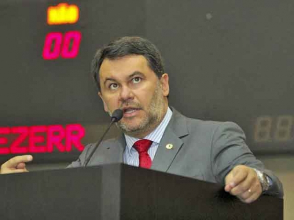 Oscar apresenta arrecada��o do setor madeireiro e pede aten��o do governo para encolhimento