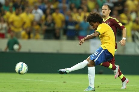 Brasil espanta fantasmas e faz a festa da torcida com vit�ria sobre a Venezuela em Fortaleza