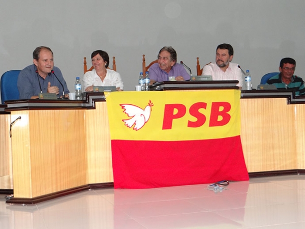 Oposi��o re�ne 15 partidos visando uni�o para disputar a elei��o de 2016.