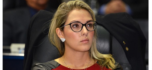 Deputada Janaina Riva critica paralisa��o do VLT e v� dinheiro em caixa