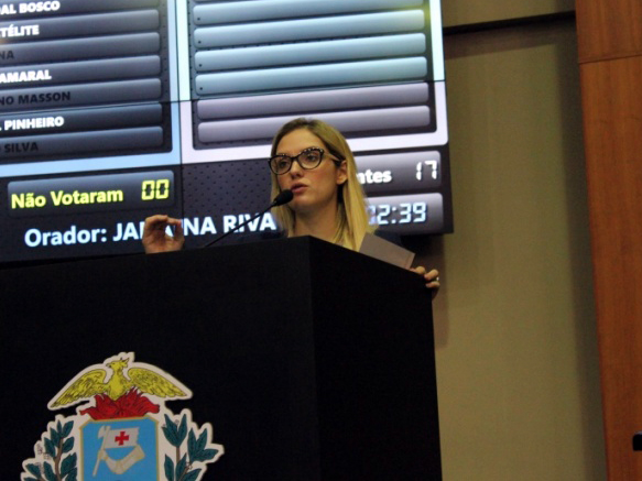 Janaina apresenta PEC sobre data de pagamento de sal�rios e consegue deter vota��o de terceiriza��o no Detran at� audi�ncia