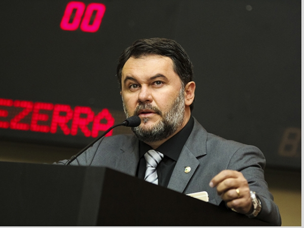 Oscar cobra Prefeitura de Juara para doa��o de pr�dio c�mara ao Corpo de Bombeiros em Juara