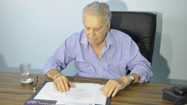 Ap�s 38 anos no poder, Carlos Orione renuncia � presid�ncia da FMF