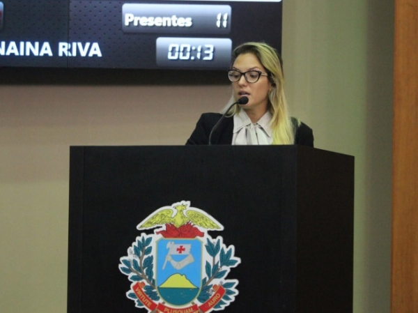 Deputada cobra andamento de PECs que regulamentam data de pagamento e reajuste de sal�rios