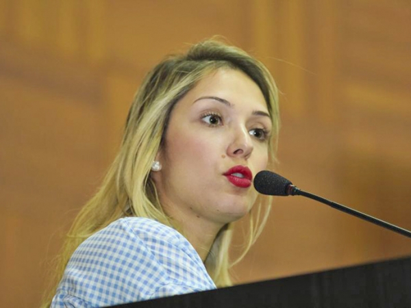 Deputada Janaina Riva cobra governo do estado  sobre falta de seguran�a no Pedra 90