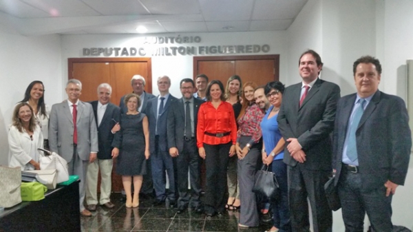 Depoimentos de pacientes e m�dicos iniciam debate sobre Ozonioterapia na AL