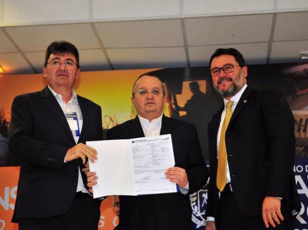 Governo libera R$ 500 mil em emendas de Oscar para sa�de de Juara