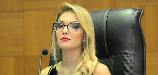 TJ acata pedido de liminar de Janaina Riva e suspende sess�o que aprovou RGA