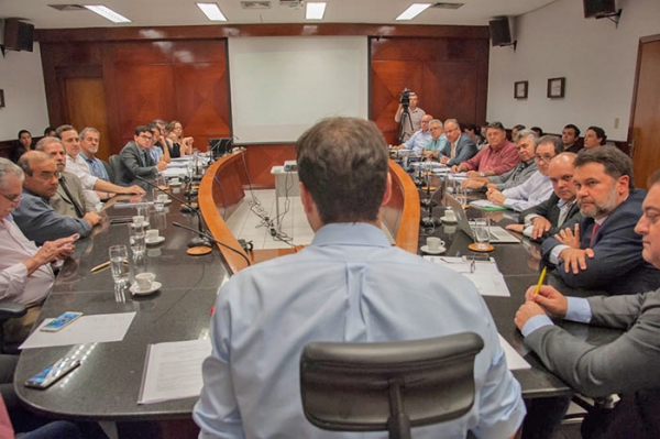 Governo e com�rcio apresentam propostas sobre nova al�quota do ICMS
