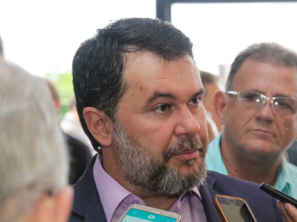  Juara � contemplada na entrega de 75 ambul�ncias pelo Governo e AL