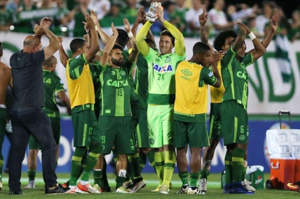 Chape critica perfil de jogadores oferecidos e s� elogia Palmeiras