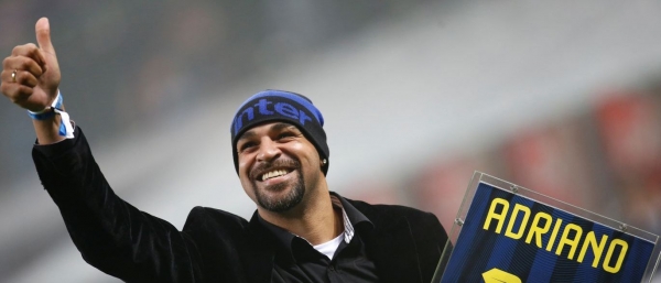 Adriano Imperador � homenageado antes de jogo da Inter de Mil�o