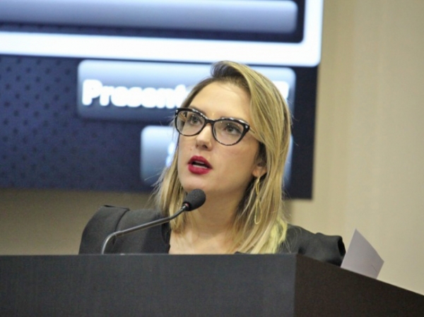 Janaina afirma que Taques foi omisso com rela��o aos grampos e que buscar� justi�a