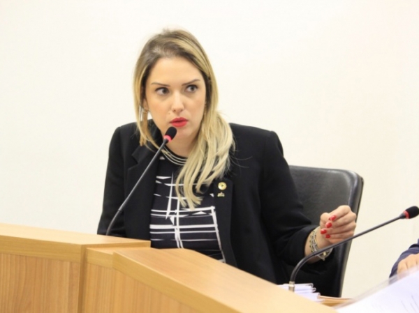 PEC de Janaina Riva que aumenta repasse constitucional para Sa�de � aprovada na CCJ