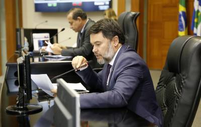 Deputado Oscar Bezerra prop�e 