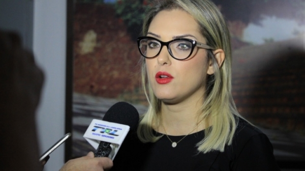 Janaina diz que sa�de tem que ser prioridade e afirma que falta de planejamento ainda � entrave