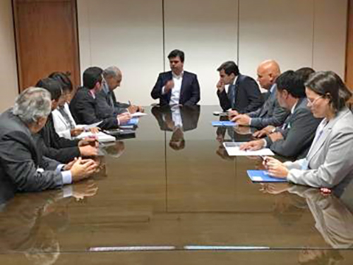 Deputado Oscar se re�ne com o Ministro de Minas e Energia em Bras�lia