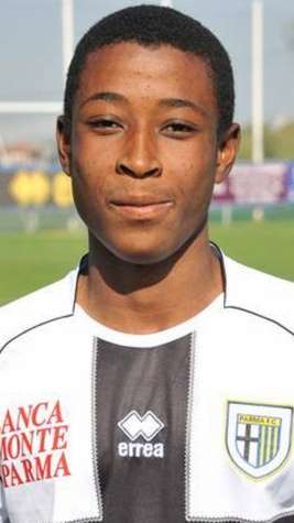 Ex-jogador do Parma � preso ap�s matar a m�e e irm� a facadas