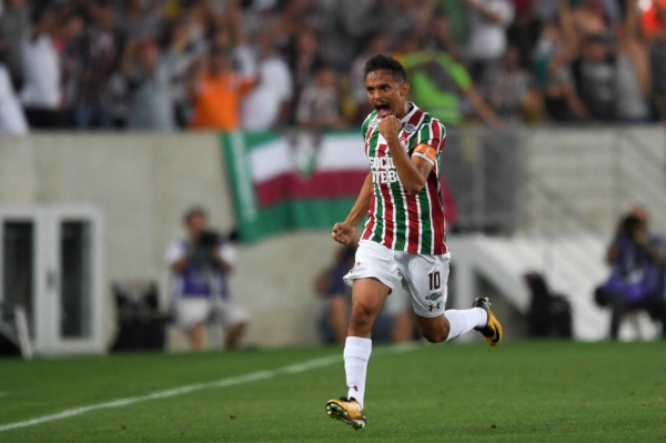 Scarpa garante vantagem ao Fluminense na Copa Sul-Americana