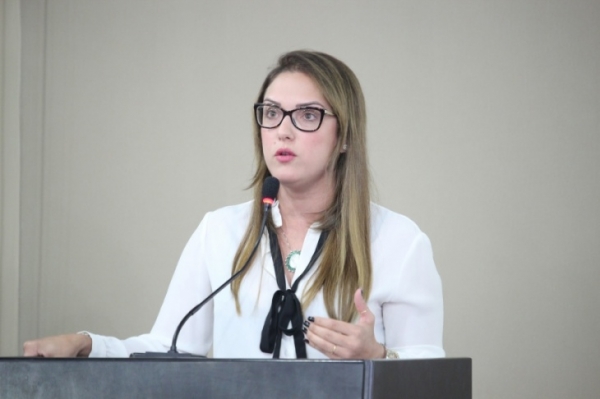 Janaina avalia que PEC do Teto deva acabar na Justi�a e defende Lei da Efici�ncia P�blica