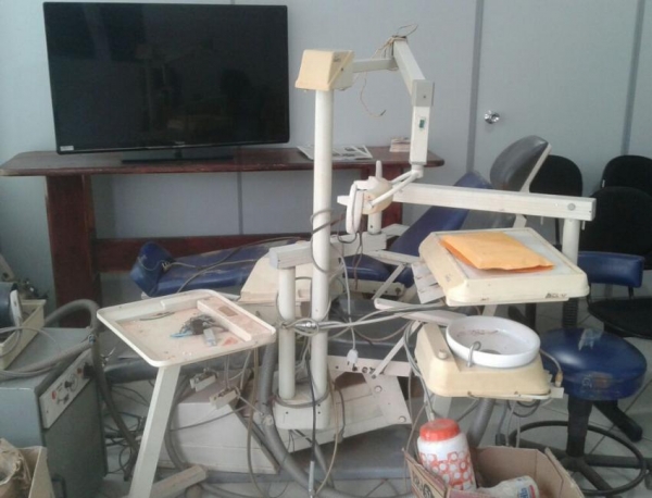 Equipe da Coordena��o de Fiscaliza��o apreende equipamentos odontol�gicos em Paranorte