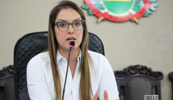 Janaina Riva destina mais de R$ 3 milh�es em emendas para Sa�de, Educa��o e Esporte