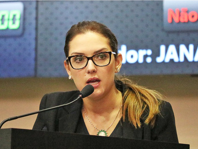 Deputada Janaina Riva questiona governo sobre uso indevido de recurso dos Fundos e dispara sobre descaso com sa�de