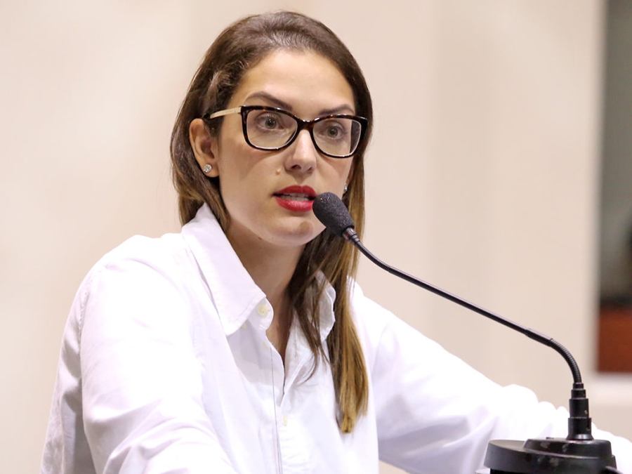 Janaina desafia governo a mostrar onde est�o as obras que Taques diz que fez