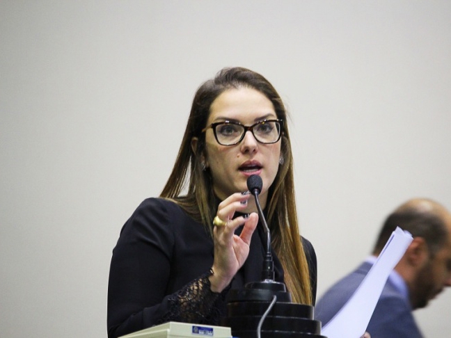 Ap�s depoimento de cabo, deputada diz que j� passou da hora de Taques pagar pelos crimes que cometeu