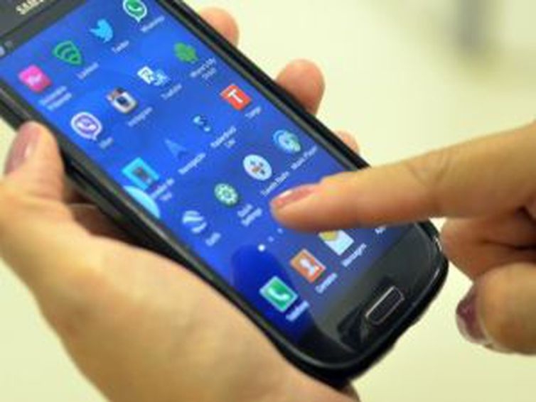 Celular ganha cada vez mais espa�o nas escolas, mostra pesquisa