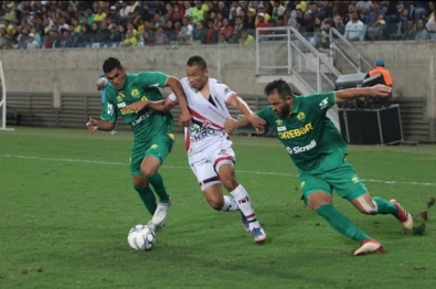 Botafogo-SP e Cuiab� empatam na Arena Pantanal em partida da semifinal da 3� Divis�o 