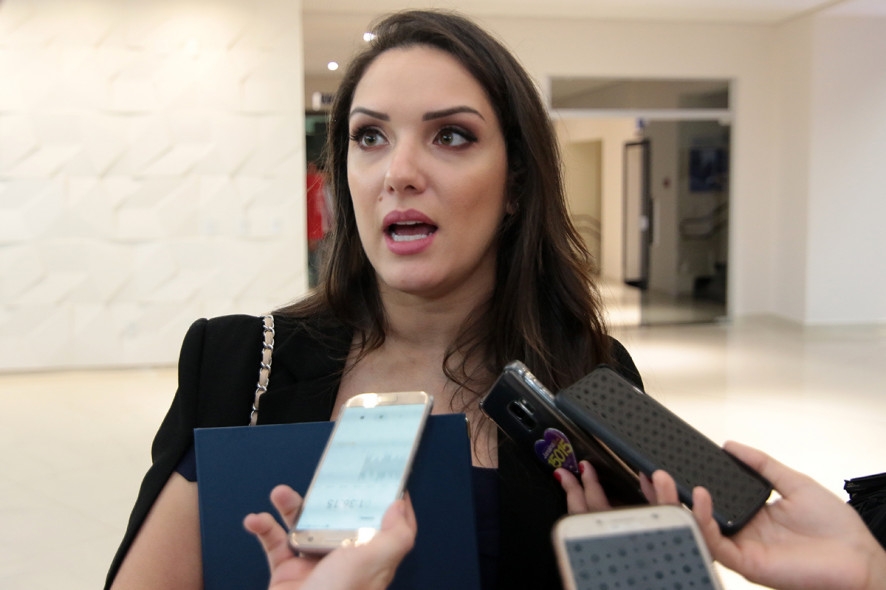 Deputada cita dificuldade: �Sinto que Mauro n�o quer meu apoio�