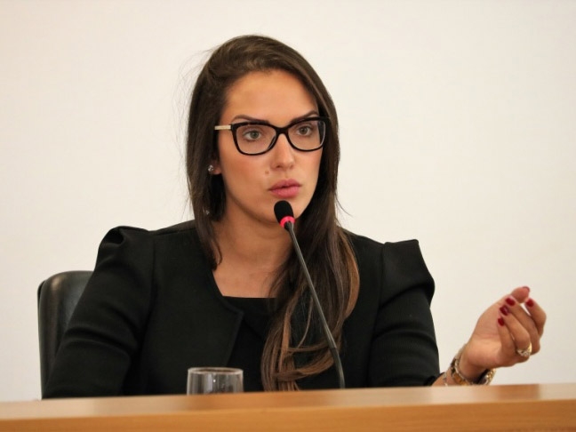 Deputada Janaina Rvia diz que decreto que suspende conv�nios gera transtorno aos munic�pios e pede que governo reveja posicionamento