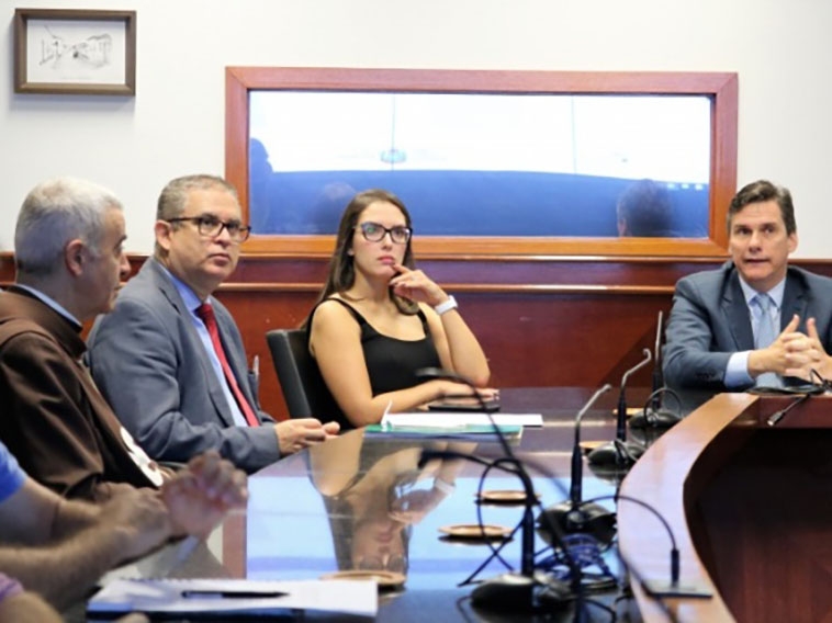  Cidad�o que pedir nota fiscal vai poder abater porcentagem na hora de pagar IPVA; Saiba como