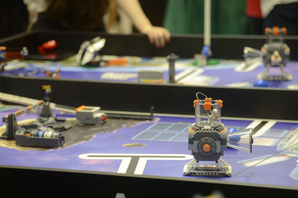 Brasileiros ganham torneio mundial de rob�tica