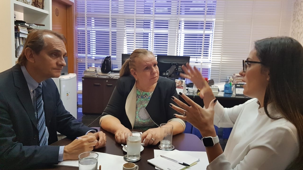 AL oficializa convite a desembargadora para presidir C�mara Tem�tica em defesa das mulheres