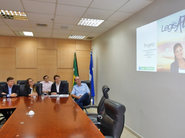 AL e Fiemt estudam parceria para qualifica��o profissional de 25 mil pessoas em MT