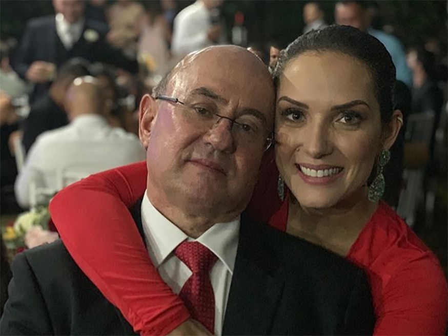 Em nota no Instagran Janina Riva diz que seu pai Jos� Riva est� bem.