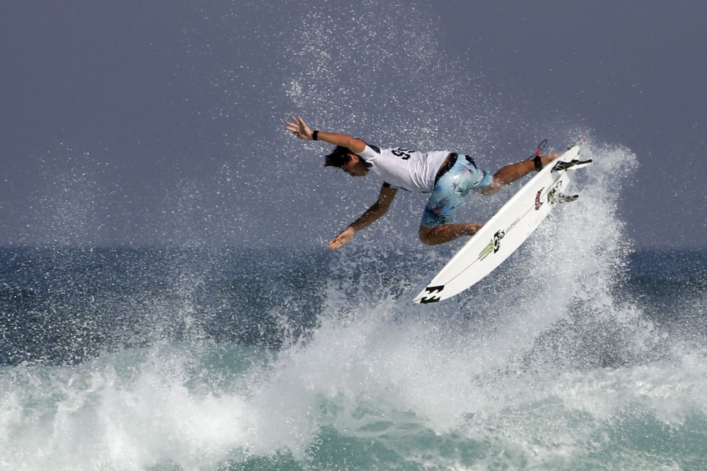 Onze brasileiros passam para 3� fase do mundial de surfe em Saquarema