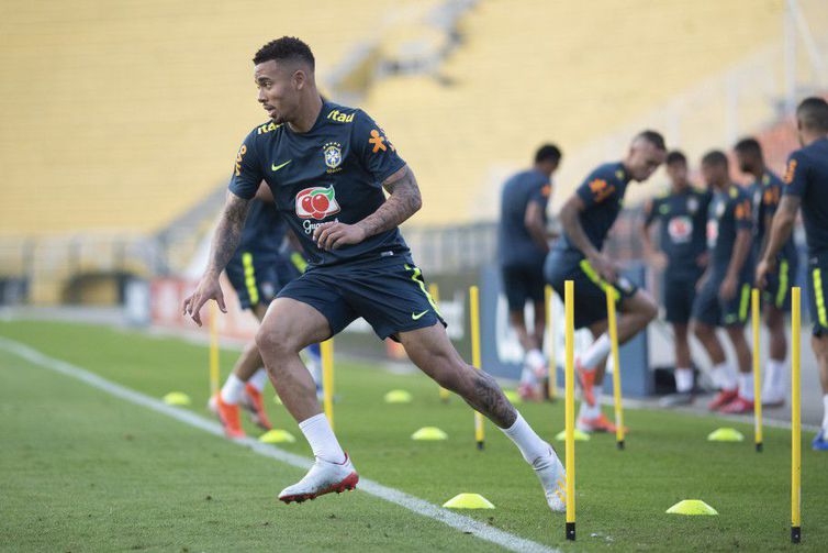 Brasil e Argentina decidem nesta ter�a vaga na final da Copa Am�rica