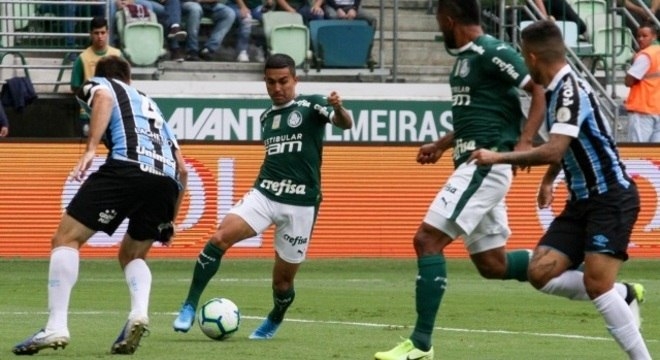 Palmeiras perde para o Gr�mio e garante t�tulo brasileiro do Flamengo