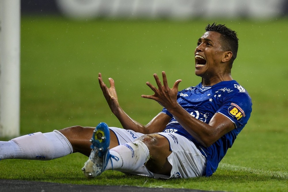 Ap�s derrota, risco de rebaixamento do Cruzeiro sobe para 75%