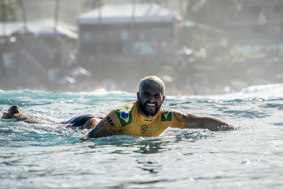 Surfe: Disputa pelo t�tulo mundial fica entre tr�s surfistas
