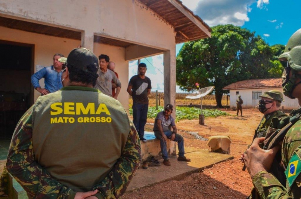 Ex�rcito Brasileiro e SEMA realizam fiscaliza��o de den�ncia em Porto dos Ga�chos,